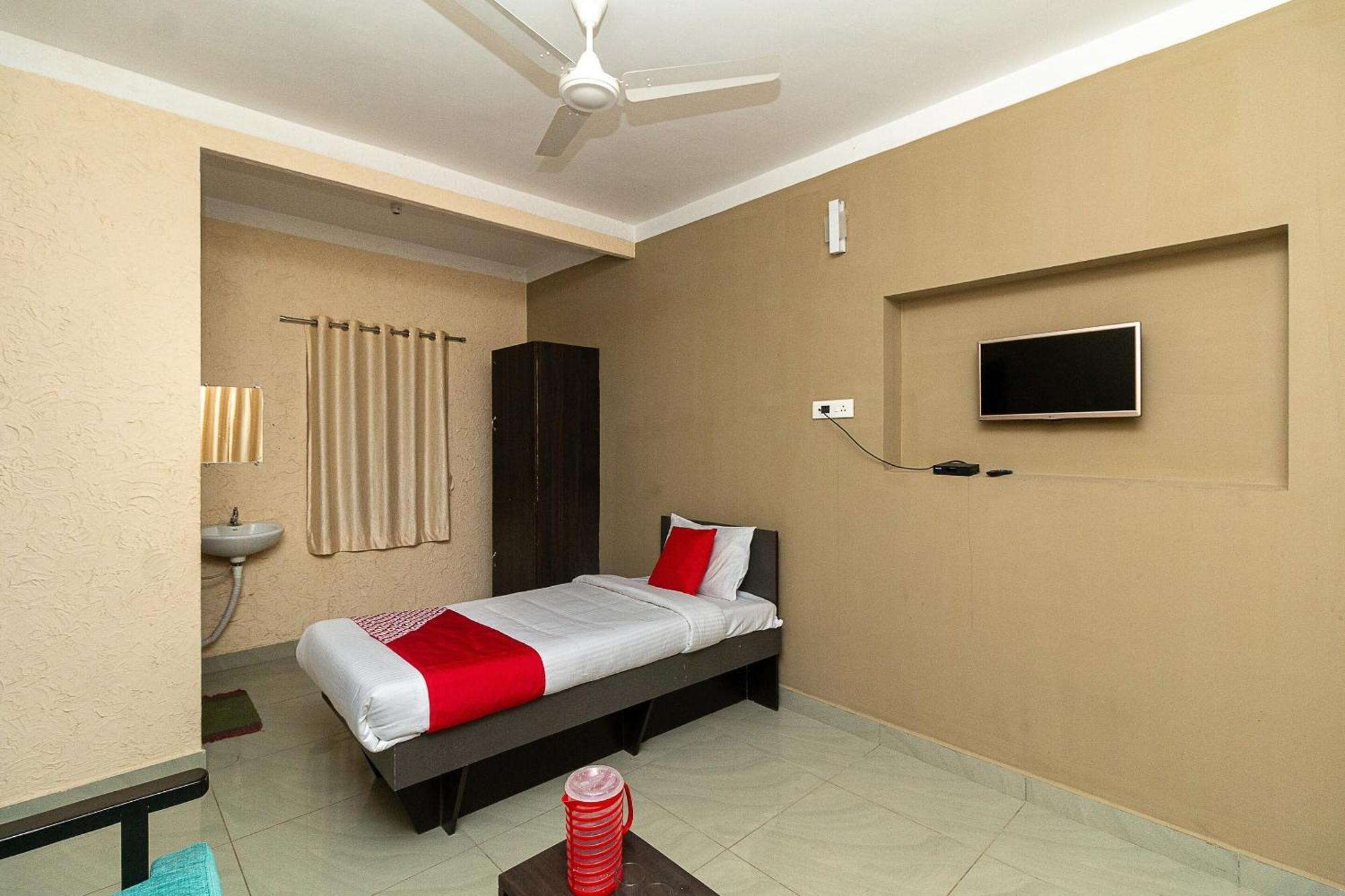 Oyo Green Hills Villa Kuttālam Exterior photo
